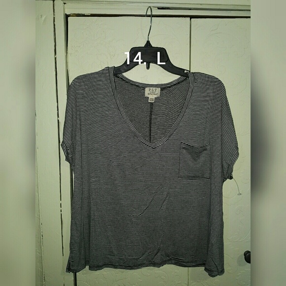 Ladies cropped TShirts - Picture 1 of 1